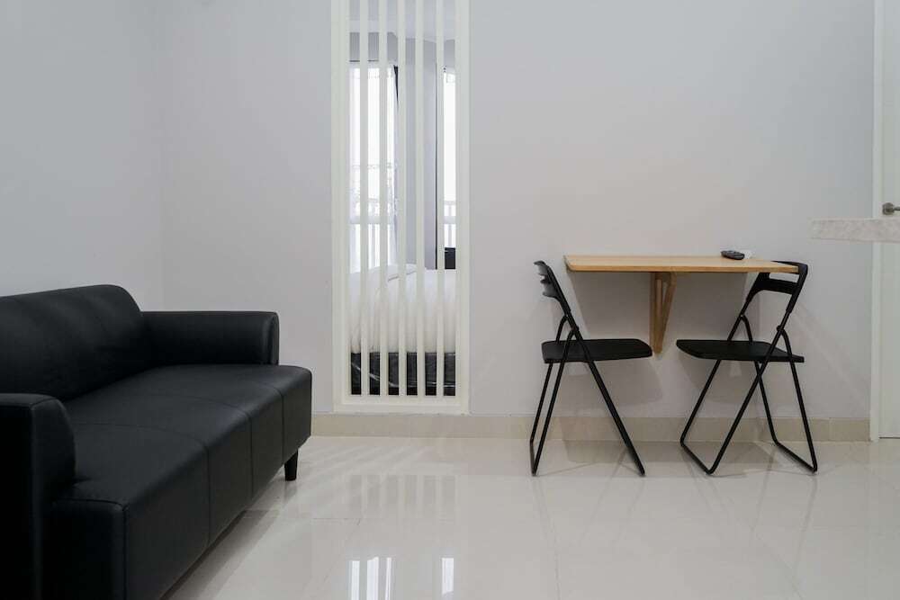 Южный Тангеранг: Cozy 1BR at The Ayoma Apartment