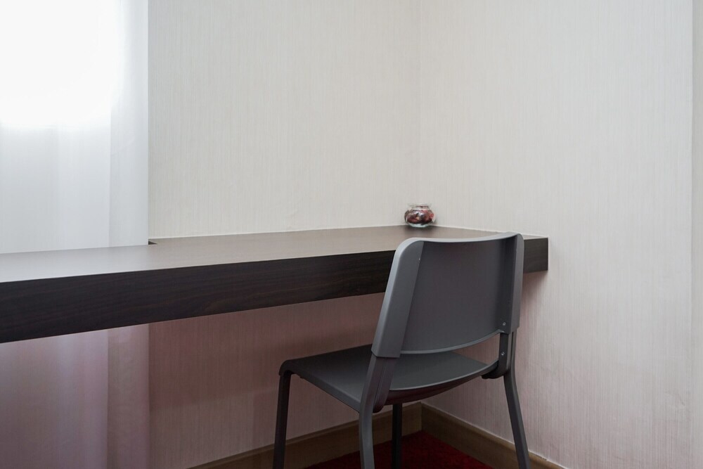 Южный Тангеранг: Elegant Studio Apartment (No Kitchen) at Tuscany Residence