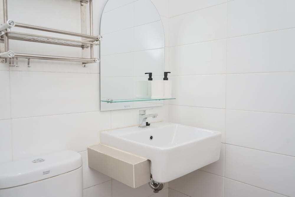 Южный Тангеранг: Elegant Studio Apartment (No Kitchen) at Tuscany Residence