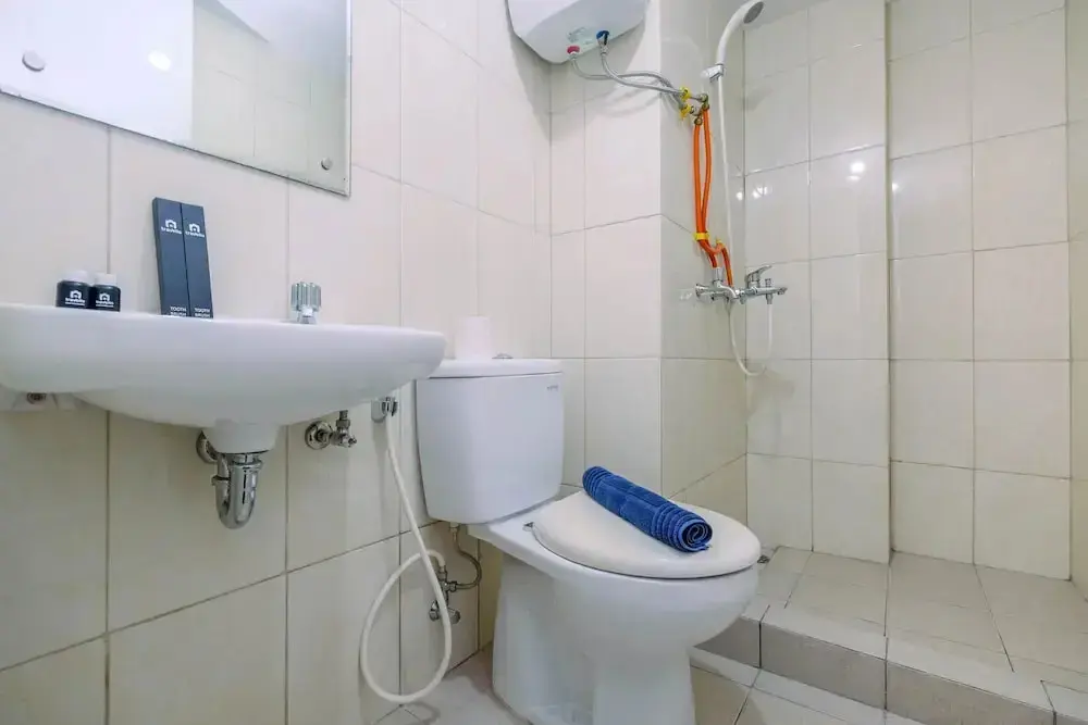 Бекаси: Comfortable and Lovely 2BR Apartment at Springlake Summarecon