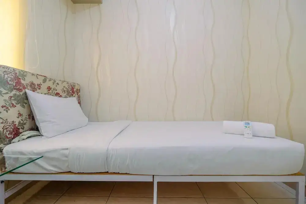 Бекаси: New Furnished and Cozy Stay @ 2BR Springlake Bekasi Apartment