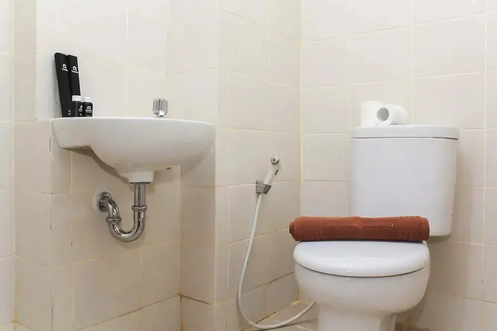 Бекаси: Homey and Simply 2BR at Lagoon Bekasi Town Square Apartment