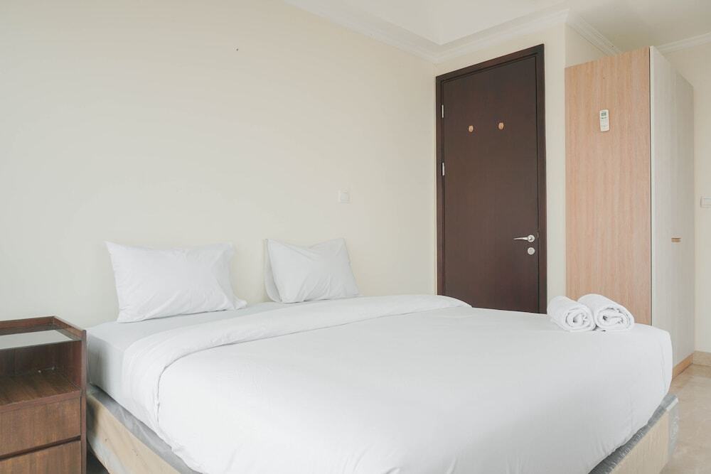 Джакарта: Elegant 2BR for 3 Pax at Menteng Park Apartment
