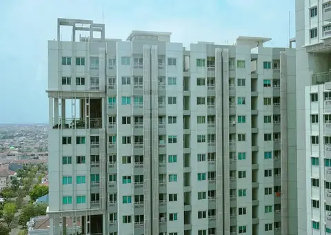 Comfortable 1BR @ Sky Terrace Apartment in Strategic Area — фото 1