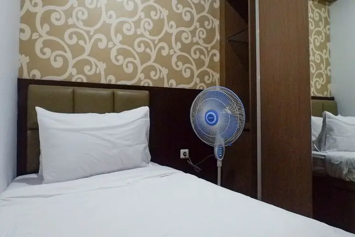 Сурабая: Delightful Modern 2BR Apartment at Puri Mas