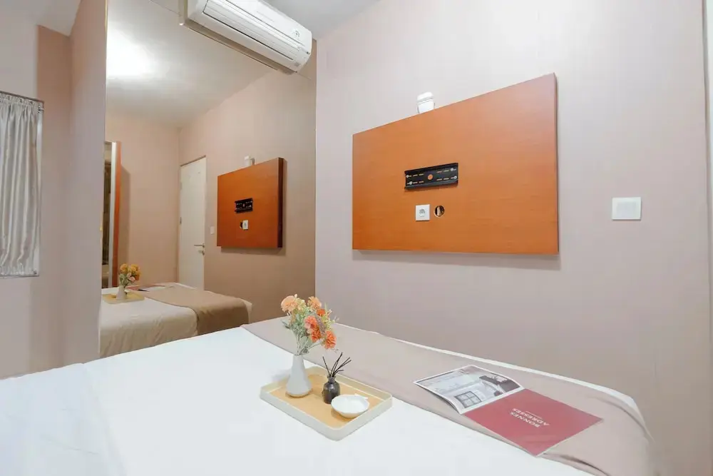 Бекаси: Modern 2BR Apartment for 4 Pax at Springlake Summarecon