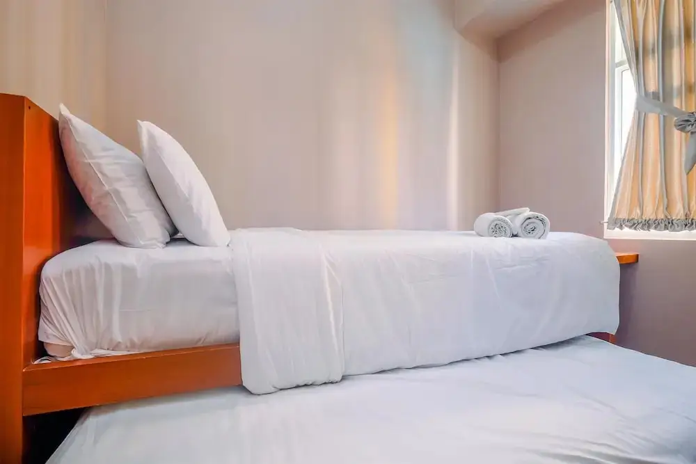 Бекаси: Modern 2BR Apartment for 4 Pax at Springlake Summarecon