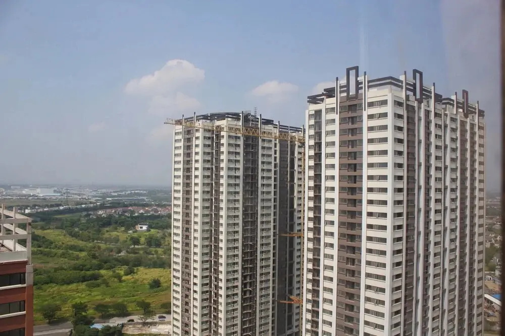 Сибату: Comfortable and High Floor 2BR at Meikarta Apartment