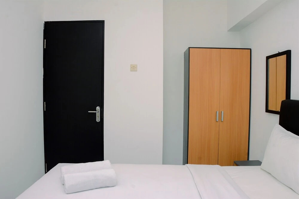 Джакарта: 2BR Modern Furnished Apartment Sentra Timur