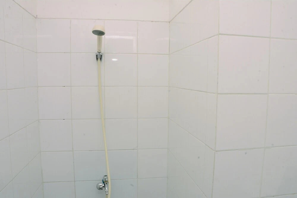 Джакарта: 2BR Modern Furnished Apartment Sentra Timur