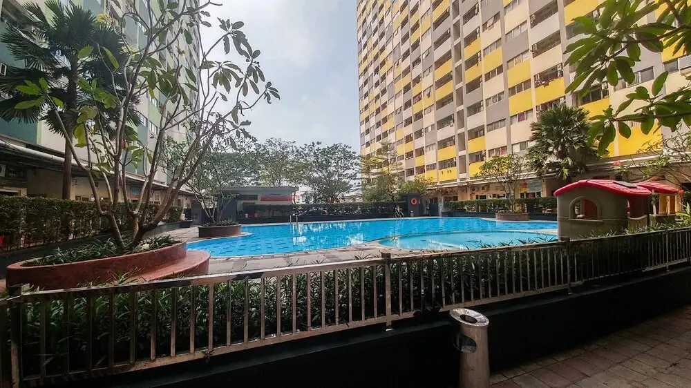 Джакарта: 2BR Modern Furnished Apartment Sentra Timur
