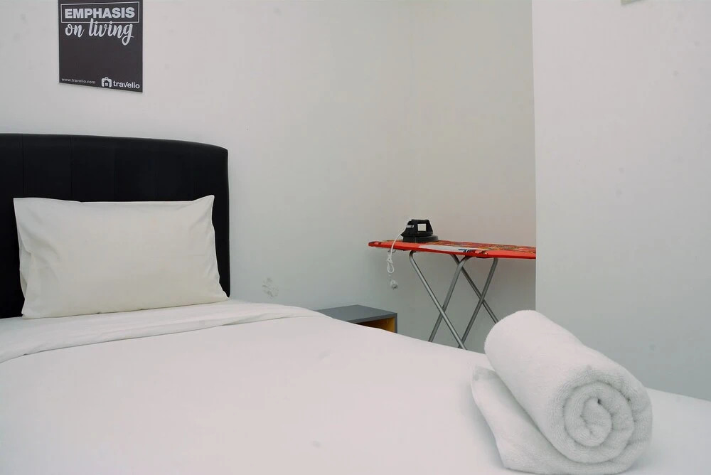Джакарта: 2BR Modern Furnished Apartment Sentra Timur