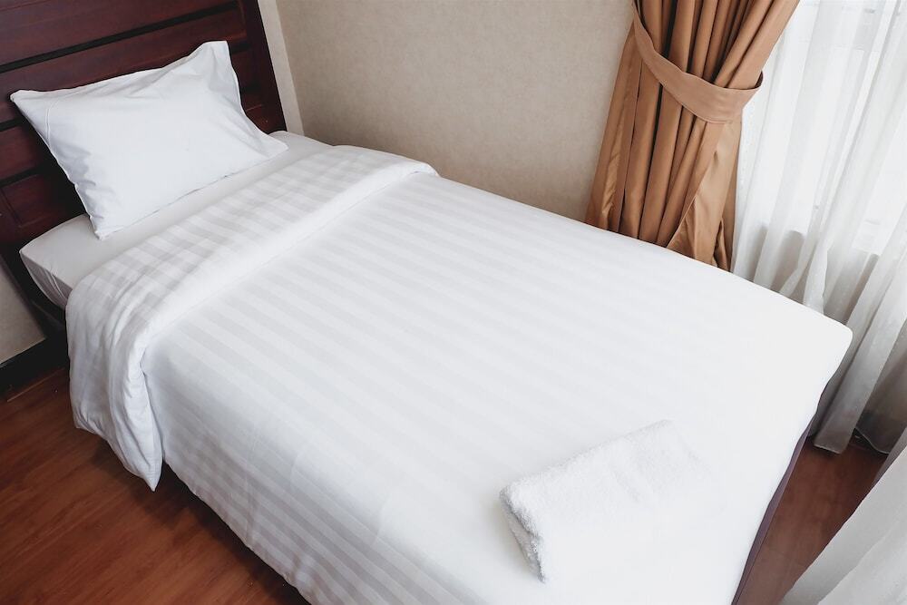 Джакарта: 2BR Prestige Dharmawangsa Essence Apartment Suites