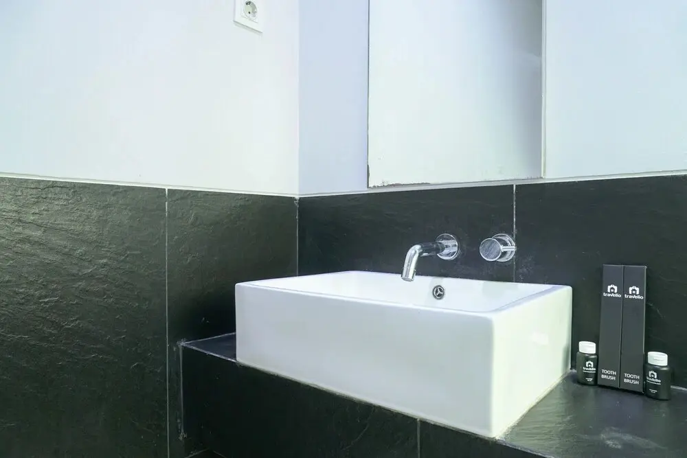 Джакарта: Modern 2BR Apartment at 1 Park Residence with Maid Room
