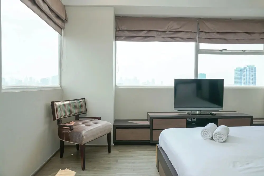 Джакарта: Modern 2BR Apartment at 1 Park Residence with Maid Room