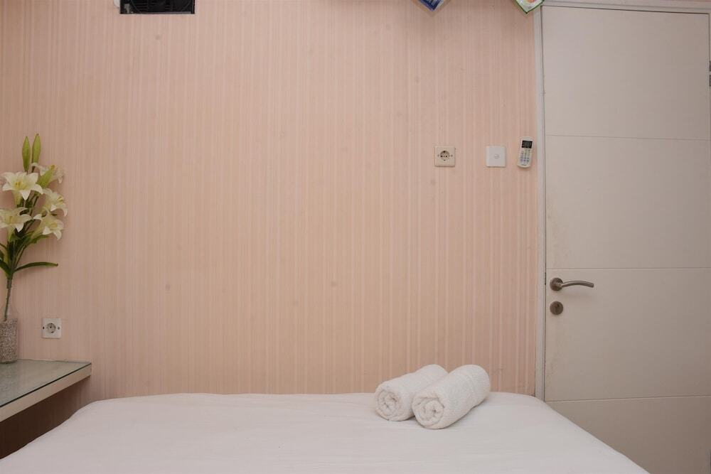 Джакарта: Homey and Comfy 3BR at Bassura City Apartment