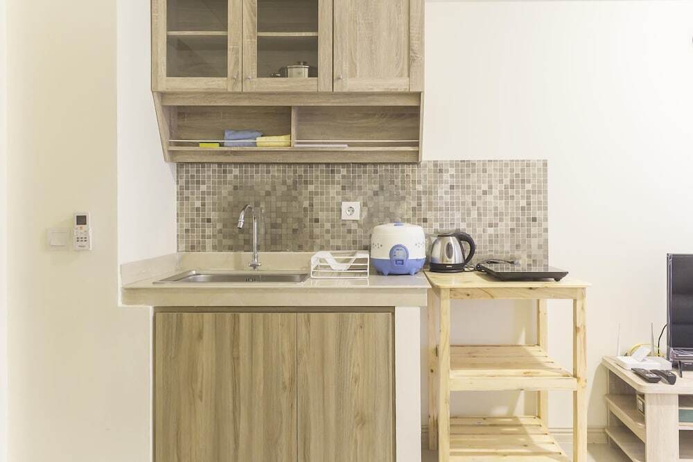 Сибату: Homey and Cozy Stay 2BR at Meikarta Apartment
