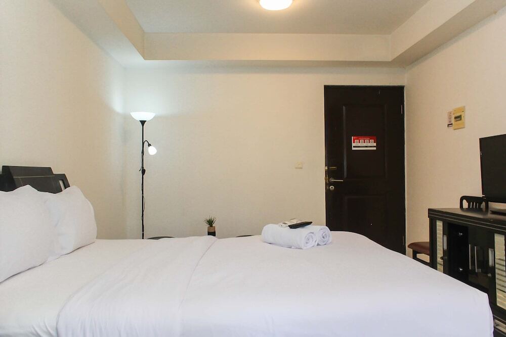 Чикаранг: Homey and Strategic Studio Apartment at Metropark Condominium Jababeka