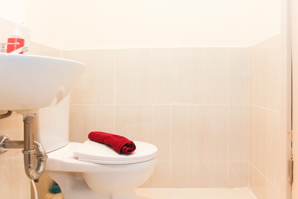 Сибату: Nice and Comfy 3BR at Meikarta Apartment