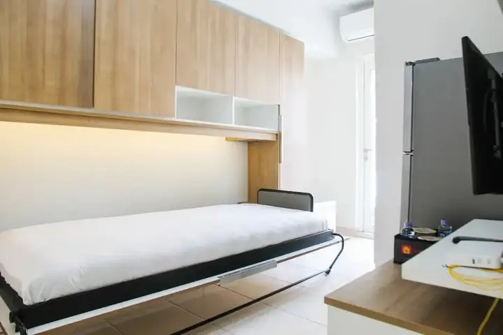 Бекаси: 2BR with Sofa Bed at Springlake Summarecon Apartment