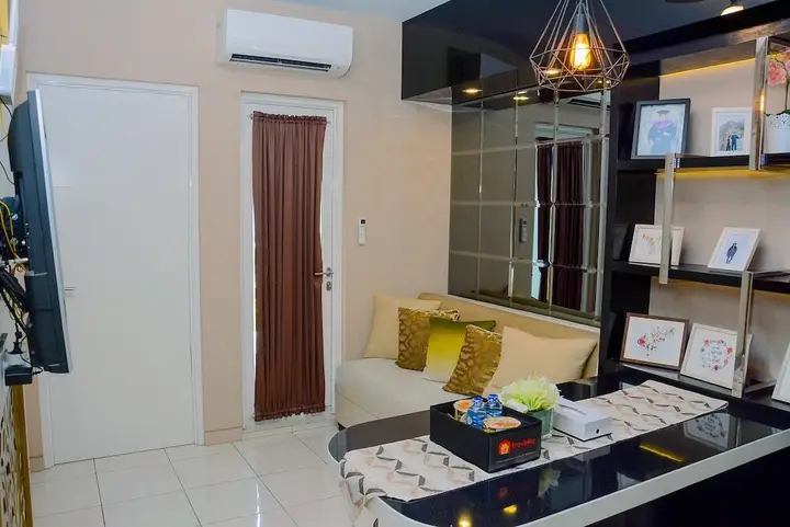 Бекаси: Comfy and Luxury 3BR Springlake Apartment