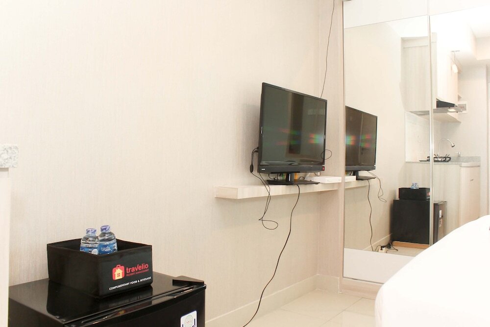 Бекаси: Stunning Grand Kamala Lagoon Studio Apartment