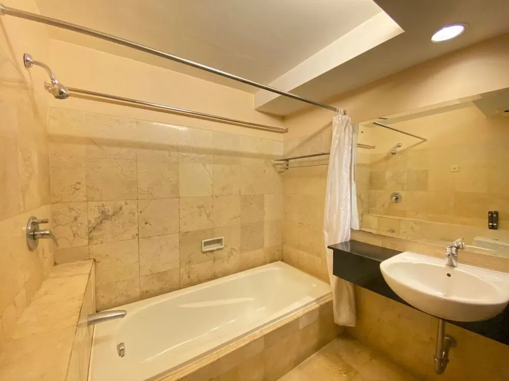 Бандунг: Prime & Cozy 3BR at Braga City Walk Apartment