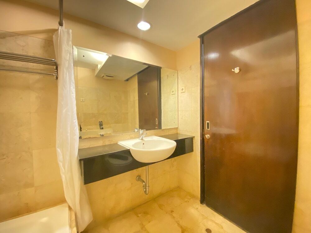 Бандунг: Prime & Cozy 3BR at Braga City Walk Apartment