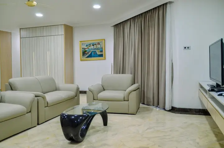 Тангеранг: Fully Furnished with Spacious Design 3BR Penthouse Kondominium Golf Karawaci Apartment