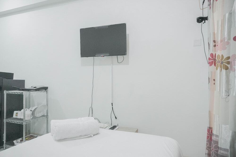 Джакарта: Comfy Studio Apartment for 1 Pax at Green Pramuka City