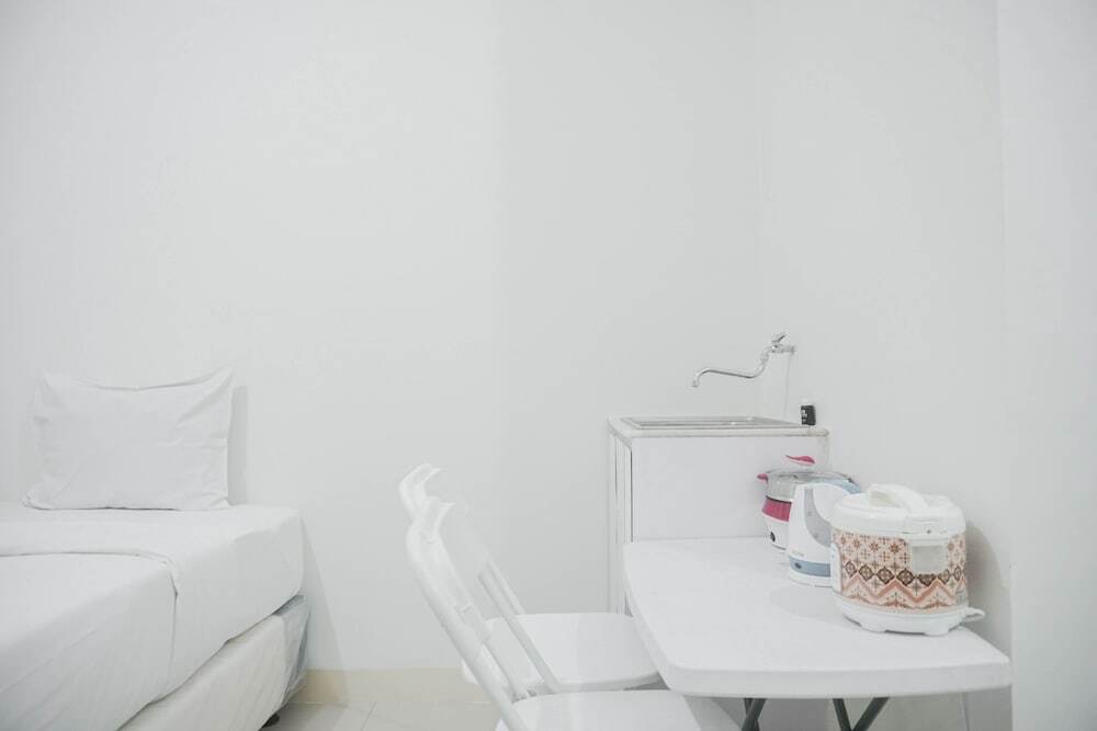 Джакарта: Comfy Studio Apartment for 1 Pax at Green Pramuka City