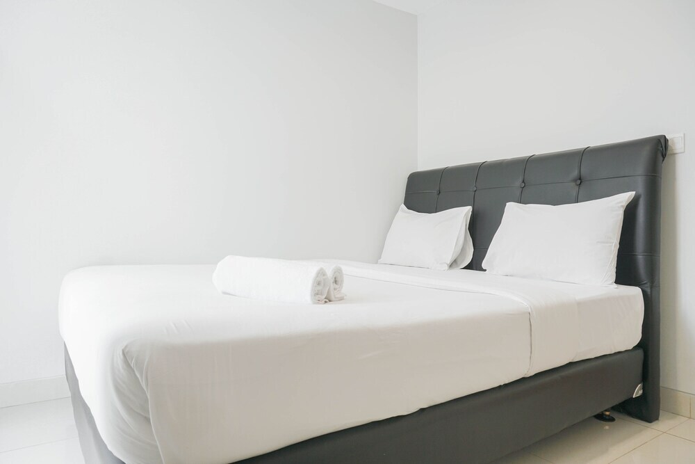Джакарта: Comfy And Tidy 1Br The Mansion Kemayoran Apartment Near Jiexpo