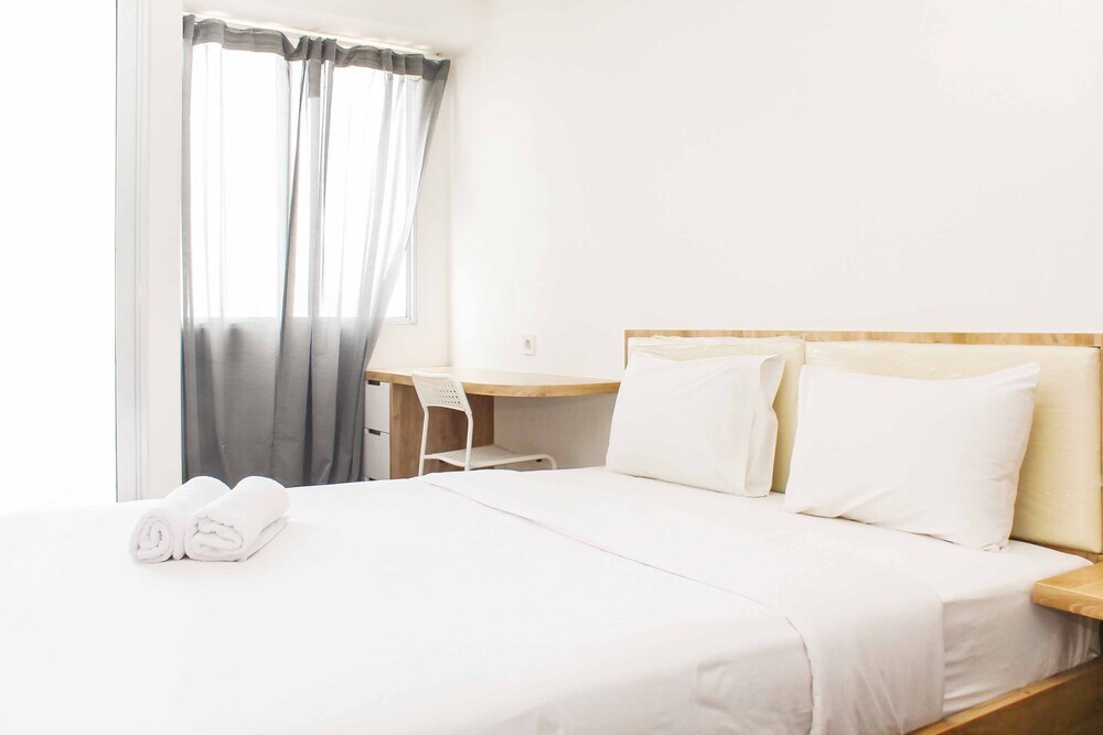 Чикаранг: Homey And Cozy Studio At Riverview Jababeka Apartment