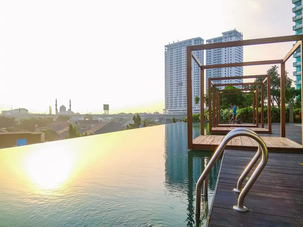 Бекаси: Comfort Living Studio Room At Grand Kamala Lagoon Apartment