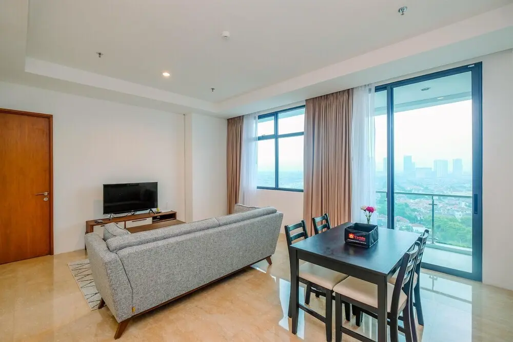 Джакарта: Spacious 1Br At Veranda Residence Puri Apartment