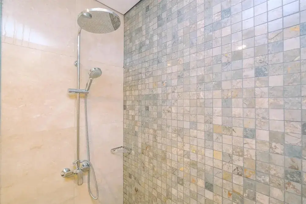 Джакарта: Spacious 1Br At Veranda Residence Puri Apartment