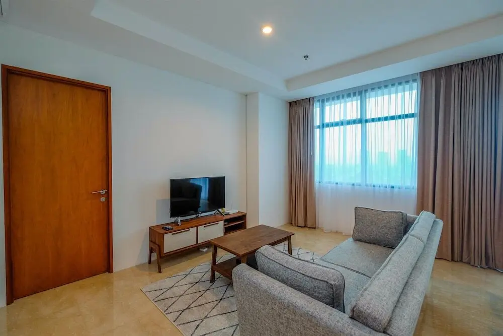 Джакарта: Spacious 1Br At Veranda Residence Puri Apartment