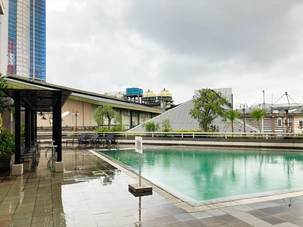 Сурабая: Comfortable And Spacious 2Br Apartment At Kondominium Puncak Marina