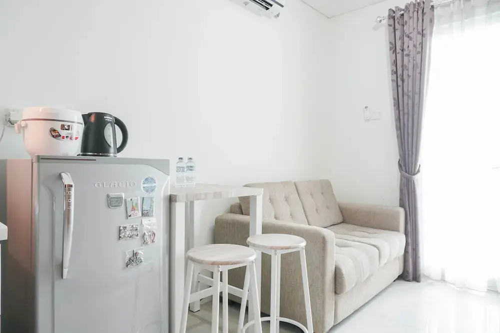Джакарта: Comfort 1Br Apartment With Study Room At Woodland Park Residence