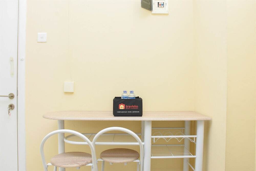 Джакарта: Comfort And Homey 2Br At Green Pramuka City Apartment