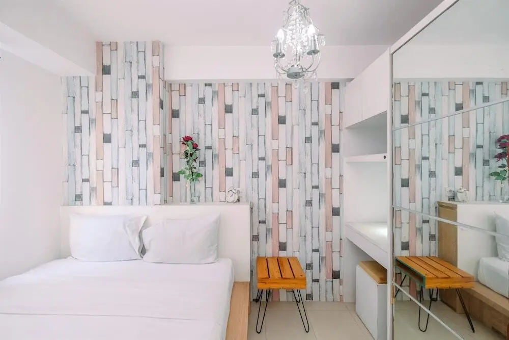 Warm And Cozy 2Br At Low Floor Bassura City Apartment — фото 1