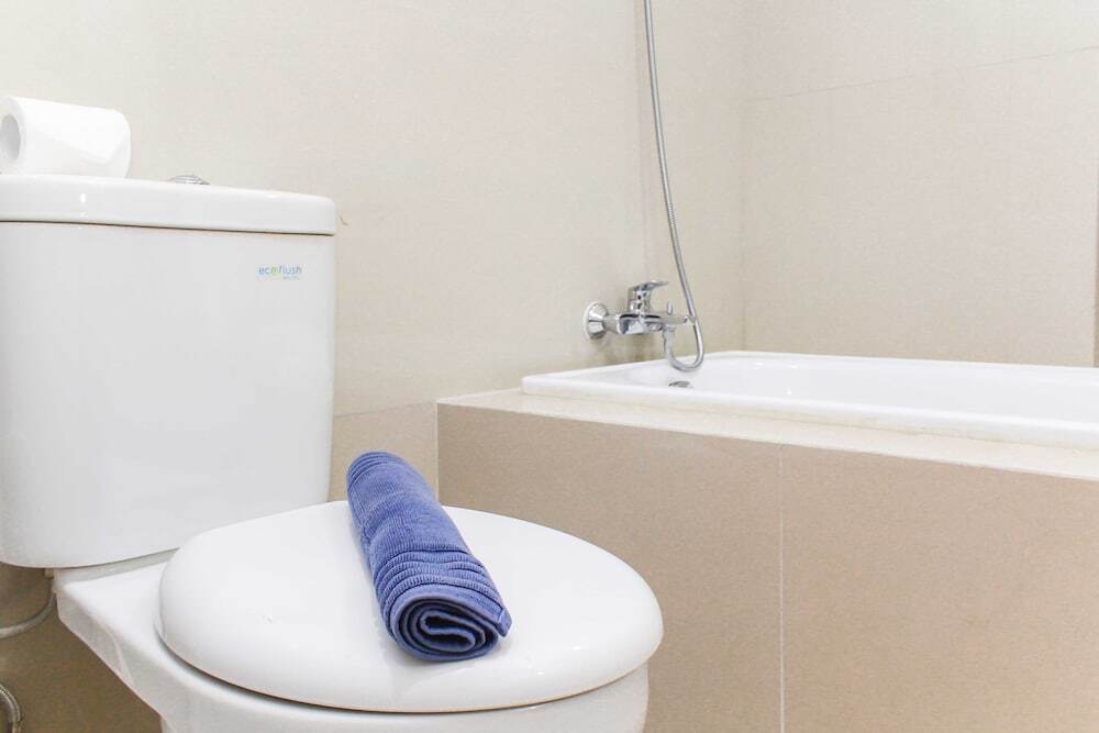 Чикаранг: Nice And Comfort Studio Room At Azalea Suites Apartment