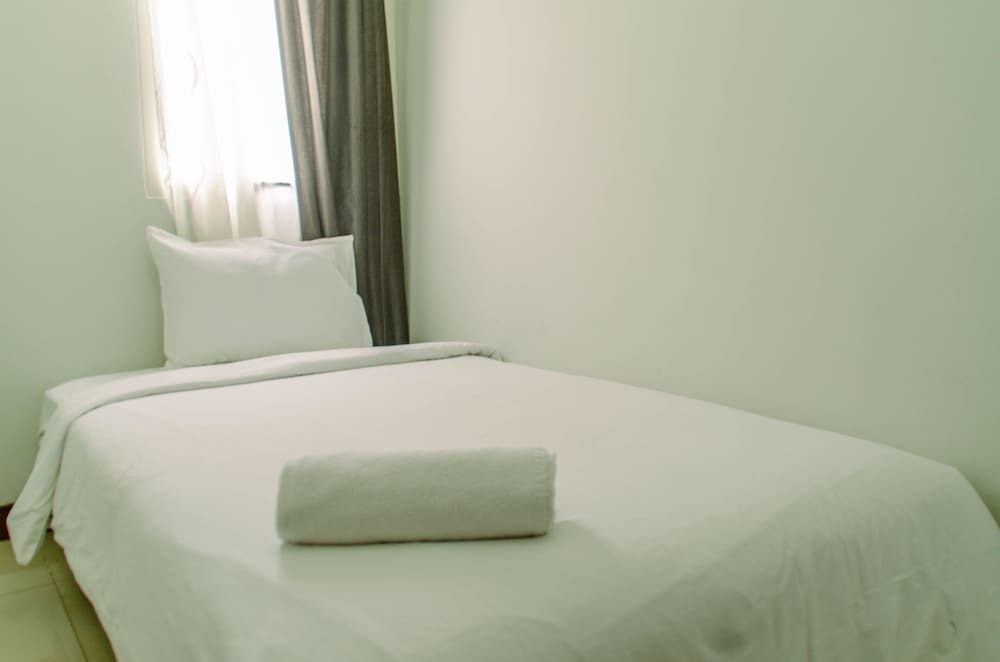 Legok: Elegant And Comfy 2Br Apartment At Scientia Residence