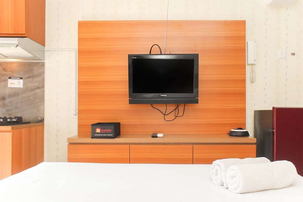 Джакарта: Cozy Studio At Bassura City Apartment