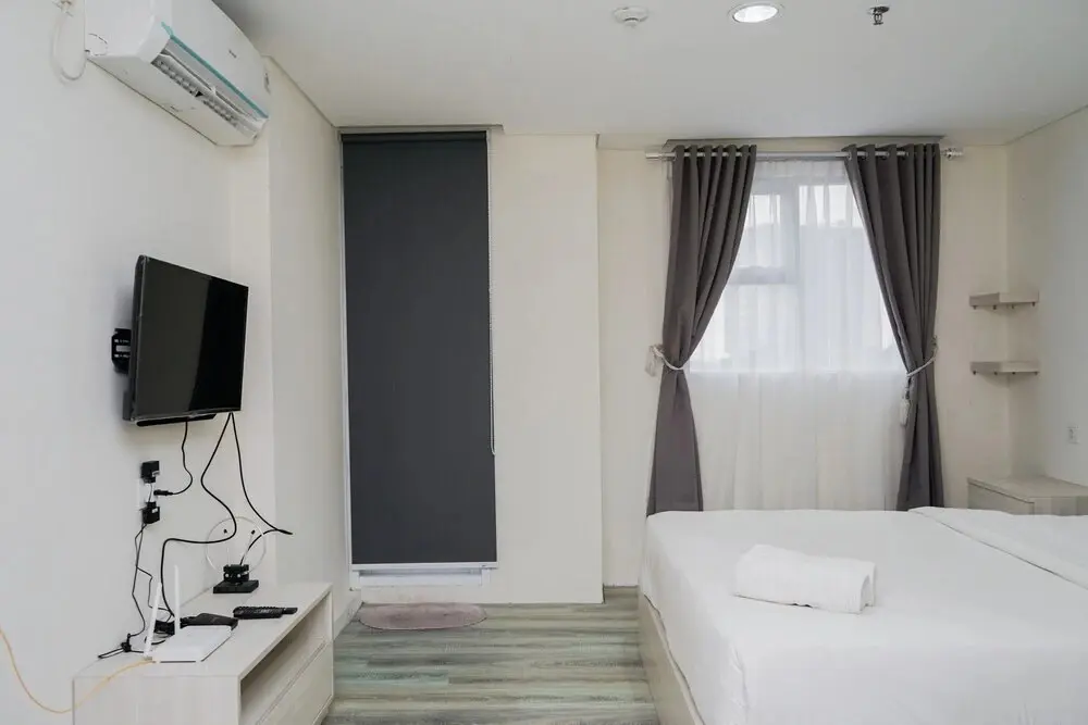 Южный Тангеранг: Warm And Cozy Studio Bintaro Icon Apartment