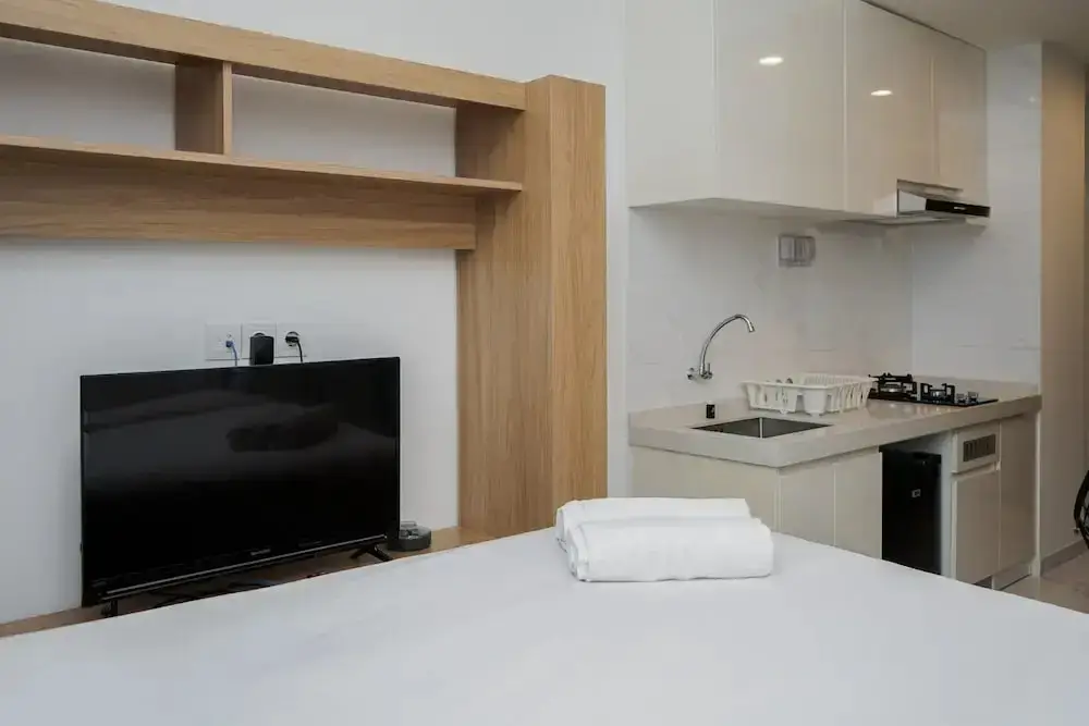 Legok: Elegant And Comfortable Studio Sky House Bsd Apartment