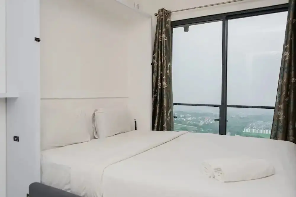 Legok: Elegant And Comfortable Studio Sky House Bsd Apartment