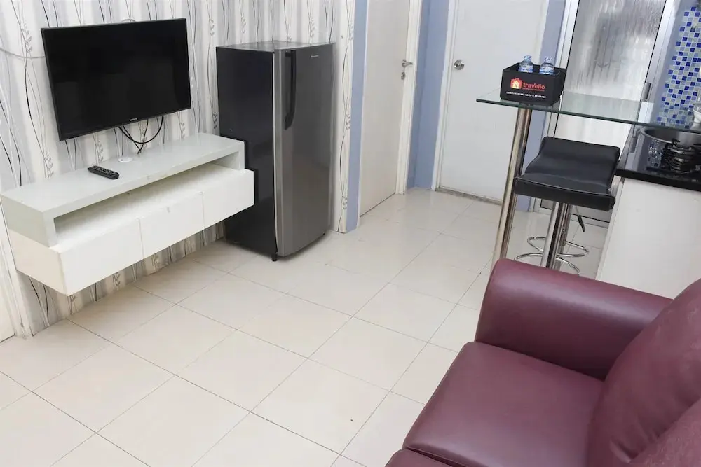 Джакарта: Comfort Living 2Br At Bassura City Apartment