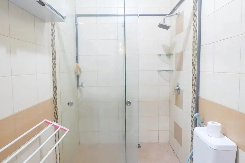 Сурабая: Exquisite 1Br Apartment At Twin Tower