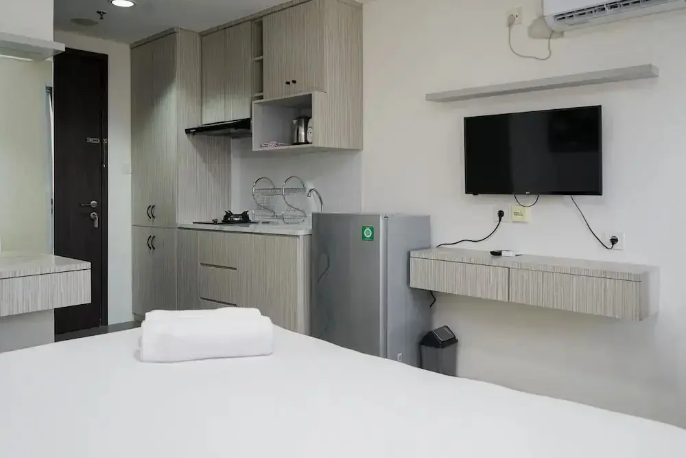 Южный Тангеранг: Comfortable And Simply Studio At Bintaro Icon Apartment